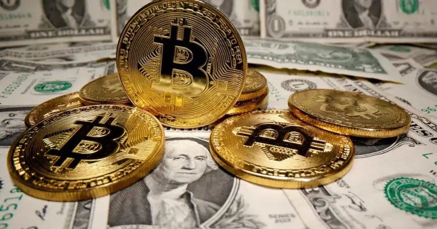 Here is How a Weaker Dollar Could Propel Bitcoin's Growth