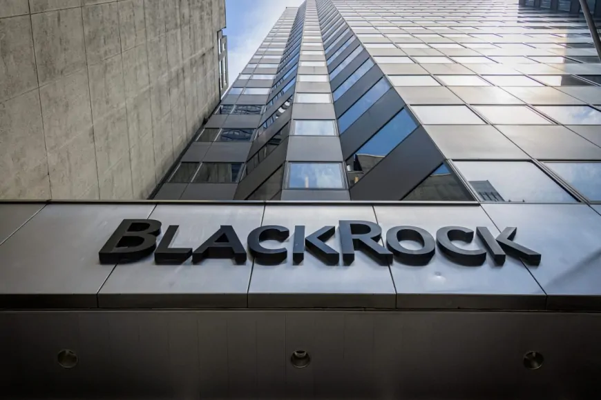 BlackRock's Bitcoin ETF Dominates Market with Record Inflows Amid Price Fluctuations