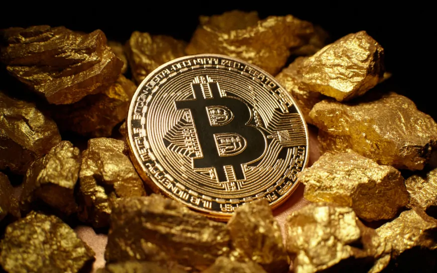 Bitcoin's Epic Rise Panics the Owner of the Largest Gold ETF – He Talks About BTC