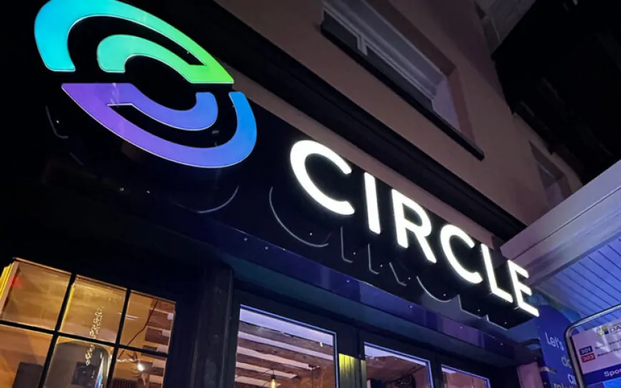 Circle's USDC Becomes First Stablecoin to Meet Canada's New VRCA Standards